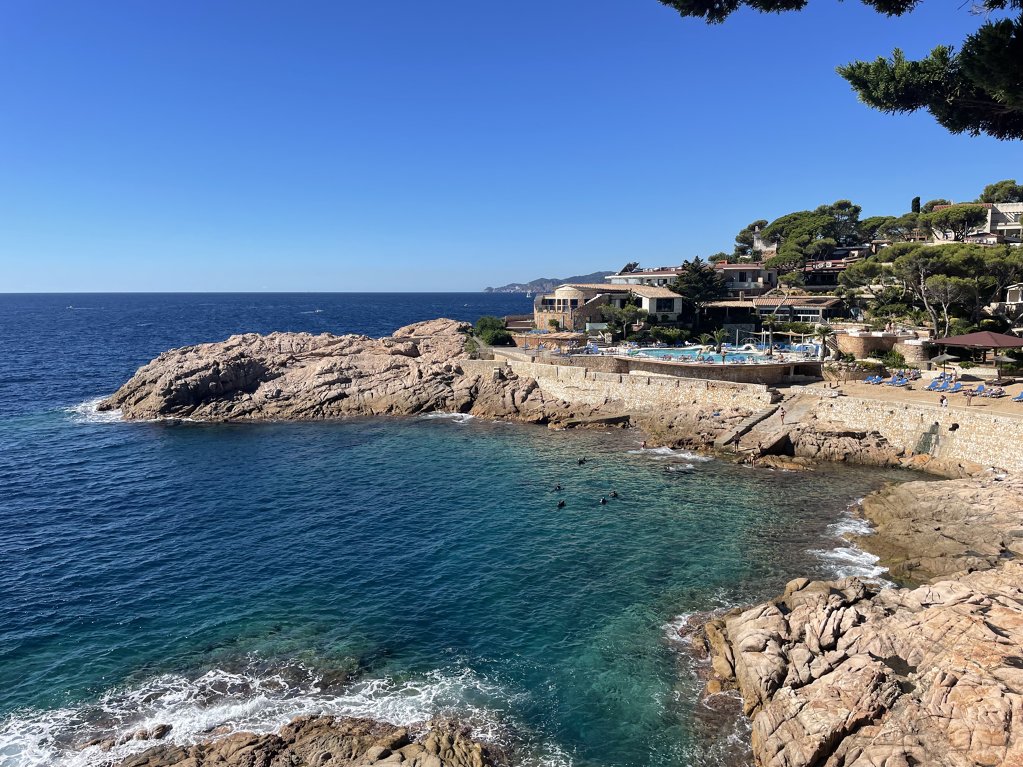 Costa Brava: Beaches and Hidden Coves - Activities and Water Sports