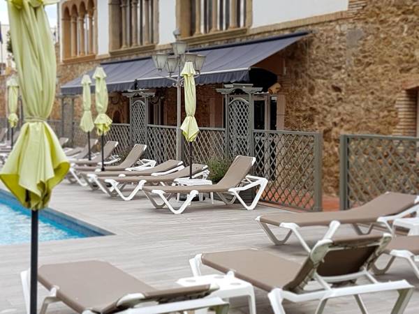 Hotel Castell Blanc - Empuriabrava - Image 6